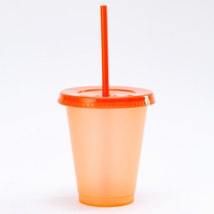 Ventes en gros de produits écologiques 22 ° Gobelets C PP en gros 16/22/24oz, tasses à changement de couleur avec paille et couvercle cœur rose - Product Image 4