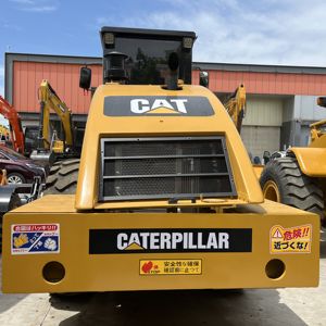 Bonnes condition - Compacteur routier d'occasion CAT CS683E - Matériel de construction Caterpillar d'occasion - Rouleau compresseur en stock - Product Image 2