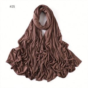 Écharpe en modal respirante et tendance pour femme, couleur unie, style ethnique, châles et autres foulards – Vente en gros - Product Image 4