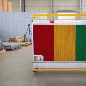 Panel <span class=keywords><strong>de</strong></span> Refrigeración <span class=keywords><strong>de</strong></span> Papel Kraft con Estructura <span class=keywords><strong>de</strong></span> Panal <span class=keywords><strong>de</strong></span> Abeja que Crea Zonas Confortables para Ovejas y Cabras - Product Image 1