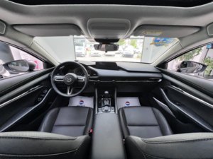 Se Aceptan Pedidos Personalizados: <span class=keywords><strong>Mazda</strong></span> 3 <span class=keywords><strong>2023</strong></span> 2.0L Automático, Volante a la Izquierda, Asientos de Cuero, Neumáticos R18, Interior Oscuro, Color Negro Obsidiana de Calidad - Product Image 6