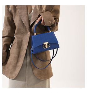 2025 Newest Ladies Elegance PU Handbags and <b>Purses</b> Vintage Style with Cover Closure Wholesale Ladies Fashion for Winter - Product Image 2