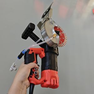 Fortschrittliches Wassernebel-Sprühsystem Leistungsstarker Schneider mit Effizienter Staubunterdrückung für Sauberes Betonschneiden - Product Image 4