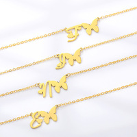 Pendentif à breloques avec nom personnalisé, pendentif en forme de cœur, en acier inoxydable plaqué or 18 carats, collier avec initiales papillon pour femmes, cadeau