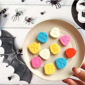 Moldes de Silicona Personalizados para Dulces de Halloween, Chocolate, Gomitas y Decoración de Halloween, Molde para Dulces de Calabaza con Espátula - Product Image 2