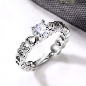 Anello a Forma di Cuore Traforato per Donne, Tono Argento, Accessorio Romantico per Uso Quotidiano - Product Image 2