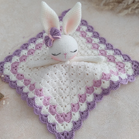 Couleur violet clair Amigurumi lapin couette pour bébé cadeaux d'anniversaire main Crochet lapin couverture mignon hochet jouets