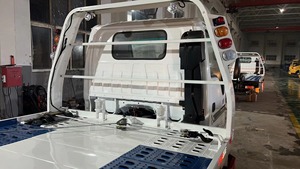 BNS Isuzus 600P 4x2  Carga de camiones ligeros - Product Image 2