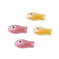 Perles en forme de poisson en céramique pour bricolage faites à la main perles colorées en vrac de petits poissons avec trou droit pour accessoire de lot de bracelet de collier