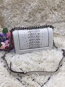 Sac à bandoulière en cuir de crocodile pour femme avec logo personnalisé, durable, portable, grande capacité, imperméable, marque de luxe, moderne, à rabat - Product Image 2