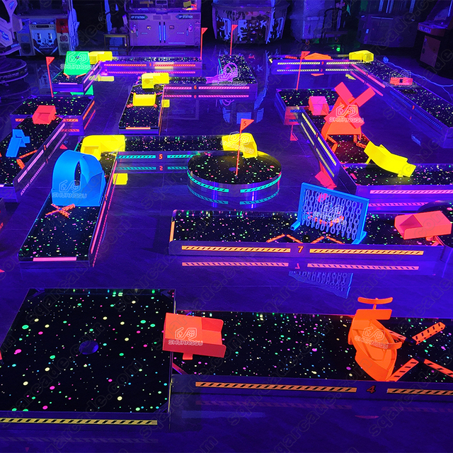 Songfa Fluorescence Mini Golf LED Putting Green Indoor/Outdoor Artificial Turf Putting Mat 2m*4m Golf Courses Party Rentals