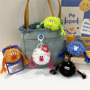 Porte-clés pendentif de sac à dos en peluche mignon style dessin animé, avec pompon et poupée à chignon tressé, cadeau - Product Image 3