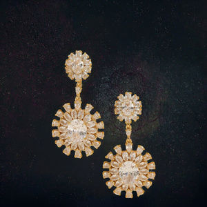 ต่างหูห้อยทองเหลืองคุณภาพสูง ประดับเพชรซิรคอนรูปพระอาทิตย์ สไตล์คลาสสิก ชุบโรเดียม ชุบทอง 18K สำหรับงานปาร์ตี้ของผู้หญิง - Product Image 3