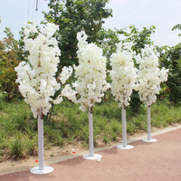 Nouvelle tendance, centre de table de mariage, ornement d'arbre, arbre artificiel en soie, cerisier en fleurs pour la décoration de la cérémonie de mariage