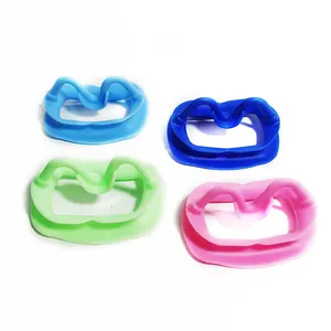 New Dental Intraoral Cheek Retractor Lip Mouth Opener Oral Cheek Retractor Silicone Rubber Retractor Dental Mouth Guard OEM Logo