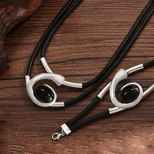 Ensemble collier et bracelet en résine noire plaqué or en forme de goutte d'eau 2026, bijoux classiques pour femmes, cadeau de fête - Product Image 3