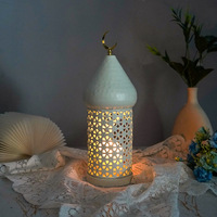 Lanterne LED creuse rétro marocaine en fer forgé, faite à la main, vernie au four, imprimée UV, style Moyen-Orient, porte-bougie blanc 3