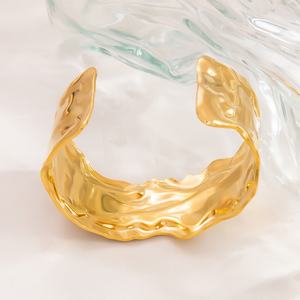 Stylish 18K Gold Stainless Steel Wide Face Bracelet for Women High-End Non-Fading INS Style <b>Charm</b> Bracelets for Anniversary - Product Image 2