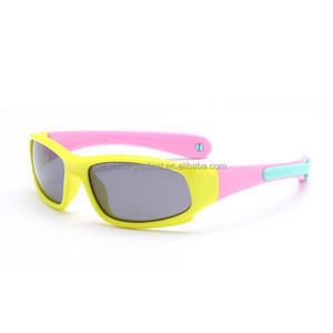 2025 occhiali da sole ciclismo UV personalizzati per ragazzi ragazze Trendy blu bianco Silicone telaio moda polarizzati occhiali da sole per <span class=keywords><strong>bambini</strong></span> - Product Image 3