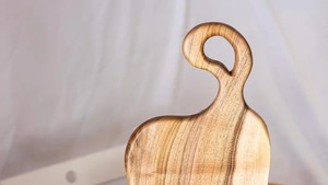 Tabla de Cortar de Madera Natural Premium con Mango, Tabla de Cortar para Cocina, Bandeja para Servir, Madera de Acacia Ecológica - Product Image 5