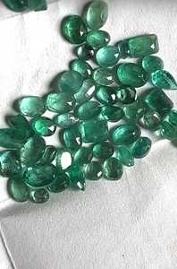 Lot en vrac de pierres précieuses d'émeraude naturelle zambienne à taille mixte, 65 carats, émeraude verte en vrac pour la fabrication de bijoux, vente en gros - Product Image 2