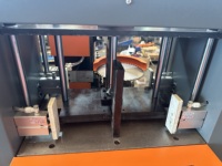 Machine de fraisage automatique à trois axes OUXIN pour profilés en aluminium avec moteur 3KW et moteur pour fenêtres PVC/UPVC, CNC haute précision
