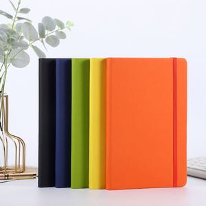 Carnet A5 personnalisé avec couverture en cuir PU de luxe - Couverture rigide, durable, idéal pour les journaux, les croquis et les notes - Product Image 1