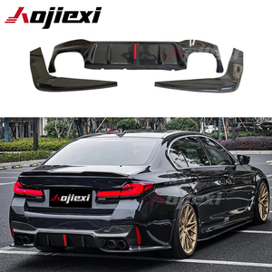Diffuseur de pare-chocs arrière en fibre de carbone de style 3D avec lumière pour <span class=keywords><strong>BMW</strong></span> Série 5 G30 <span class=keywords><strong>M550i</strong></span> <span class=keywords><strong>F90</strong></span> M5 Kit de carrosserie de haute qualité avec lèvre séparatrice arrière - Product Image 1