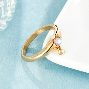 แหวนสแตนเลสสตีลชุบทอง 18K PVD ประดับโอปอลตรงกลางและจี้รูปกรวยห้อย |   กันน้ำ ป้องกันการแพ้ และป้องกันการเกิดคราบ - Product Image 5