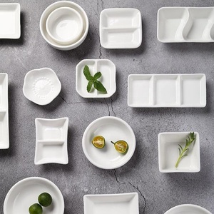Plat à sauce en céramique blanche à motif végétal, 2/3 compartiments, compatible micro-ondes, pour hôtel, restaurant, banquet et fête - Product Image 1