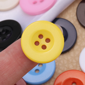 Bottoni in Resina Colorabili, Forma Rotonda, Multicolore, per Abbigliamento, 4 Fori, Bottoni Colorati Piatti in Tinta Unita - Product Image 3