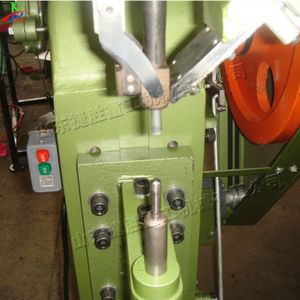Machine à riveter pneumatique automatique efficace pour les bagages et les casques, machine à riveter facile à utiliser pour les garnitures de frein - Product Image 6
