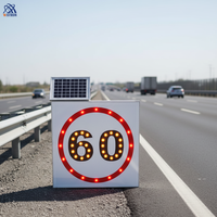 Panneaux de signalisation routière à LED solaires haute visibilité avec réflecteurs d'avertissement clignotants pour marquage d'arrêt et signalisation de circulation solaire