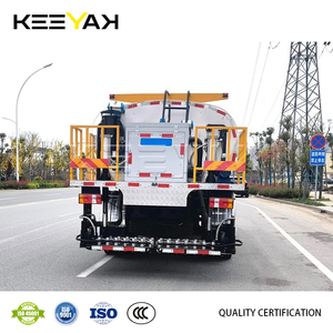 Camions de finition d'asphalte Howo 8 m³ 160 ch, <span class=keywords><strong>camion</strong></span> distributeur d'asphalte, prix abordable, <span class=keywords><strong>camion</strong></span> pulvérisateur de bitume avec chauffage à huile de transfert thermique - Product Image 6