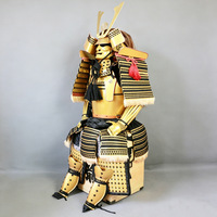 Armure de samouraï japonaise dorée faite à la main, entièrement portable, avec casque Kabuto, pour exposition muséale, cosplay et collection.
