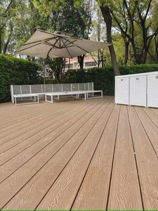 Tarima de Madera Compuesta WPC para Exteriores, Resistente al Agua, con Acabado Cepillado - Product Image 6