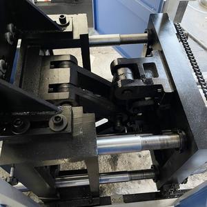 人気機種 100ml～2000ml 2キャビティ半自動ペットボトルブロワー成形機 - Product Image 6