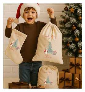 ถุงเท้าคริสต์มาสลายพิเศษ พิมพ์โลโก้และชื่อครอบครัว - Product Image 1