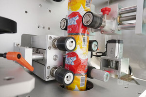 Machine d'étiquetage automatique pour bouteilles <span class=keywords><strong>en</strong></span> plastique et <span class=keywords><strong>en</strong></span> <span class=keywords><strong>aluminium</strong></span> pour animaux de compagnie - Product Image 5