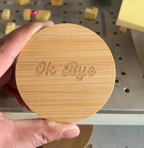 Frasco de vidrio, serigrafiado y grabado con logotipo en relieve dorado, tapa de madera, 145ml/215ml/315ml - Product Image 5