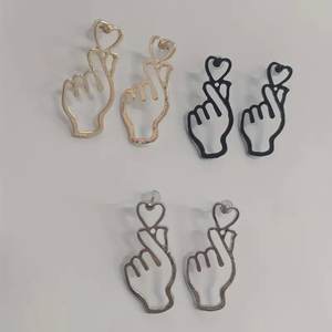 Boucles d'oreilles en forme de cœur en or blanc E2986 pour femmes, bijoux romantiques avec gravure « I Always Love You » - Product Image 5