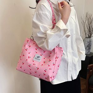 Sac fourre-tout floral imprimé cerises grande capacité pour <span class=keywords><strong>femme</strong></span>, nouvelle collection printemps 2025, sac à bandoulière élégant avec fermeture éclair et doublure en polyester - Product Image 3
