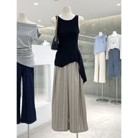 Ensemble de tenue de style coréen : Haut camisole noir haut de gamme pour femme, pantalon ample vintage rayé taille haute à jambes larges pour l'été