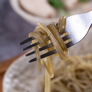 Vente en gros de nouilles spaghetti konjac sèches sans gluten à faible teneur en glucides avec épinards en sac nouilles séchées pour une alimentation saine - Product Image 4