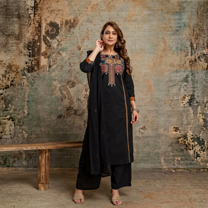 Ensemble de costume brodé en coton noir de qualité supérieure 60×60 pour femmes, avec kurta droit, pantalon palazzo et dupatta, pour une tenue ethnique élégante - Product Image 1