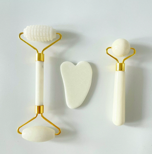 Rouleau de jade blanc et Gua Sha, coffret cadeau d'outils de beauté - Product Image 5