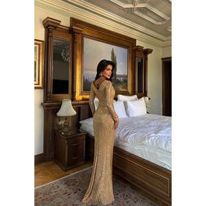 Robe de soirée jaune Tamera à manches longues, style moderne, coupe trapèze, longueur ras du sol, avec perles et paillettes, disponible en tailles XL et XXL - Product Image 1