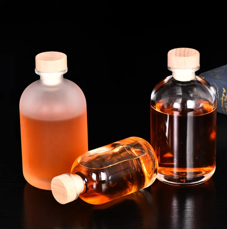 زجاجة من الزجاج بسعة 250 ملليلتر تُباع بالجملة لتخزين مشروبات الفاكهة والنبيذ والفودكا
