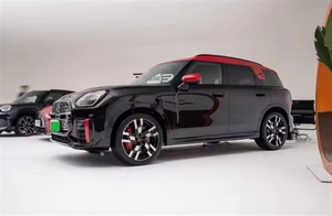 MINI Cooper SE 2024 con Paquete de Almacenamiento, Auto Japonés Usado, Volante a la Izquierda, Sistema Hidráulico, Cámara Trasera - Product Image 3