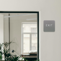 COSUN Plaque de porte personnalisée ADA Signes Grain de bois Braille Numéros de porte pour une utilisation en intérieur Visibilité claire Conformité Compression ADA